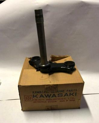 Piastra inferiore sterzo Kawasaki KZ1000 44037098