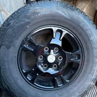 Pneumatici con cerchi Pajero