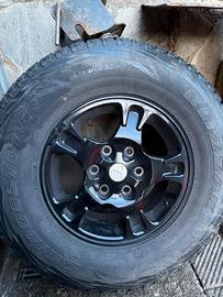 Pneumatici con cerchi Pajero