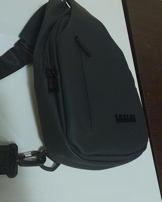 marsupio a tracolla monospalla presa e cavo usb