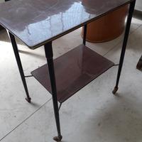 tavolino con rotelle
