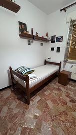 letto singolo in legno