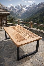 Tavolo in castagno stile industriale