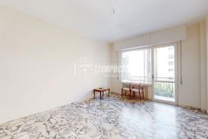 AMPIO E LUMINOSO TRILOCALE CON BALCONE!