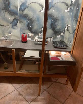 cucina in armadio  arte povera