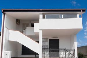 Trilocale restaurato con doppio servizio