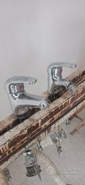 2 Rubinetti miscelatore lavabo e bidet 