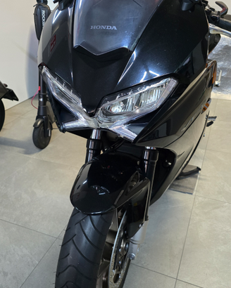 Honda vfr 800f