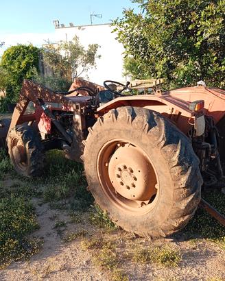 trattore agricolo 