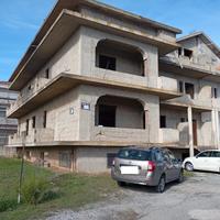 Stabile grezzo - 4 livelli da completare