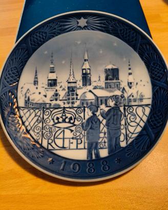 Piatto Royal Copenaghen 1988 originale