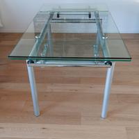 Tavolo in vetro allungabile