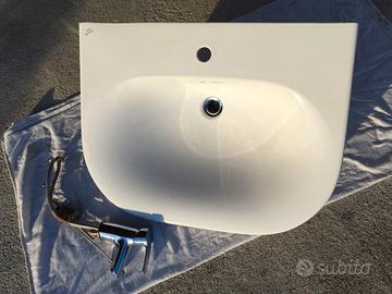 Lavabo con colonna sospesa