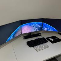 Setup triplo monitor 2K QHD professionale (8K tot)