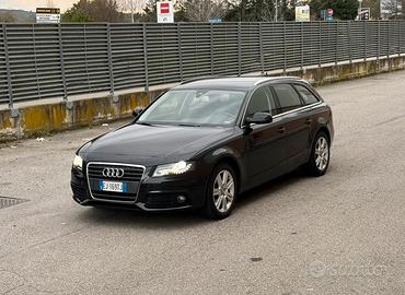 AUDI A4 2.0d c.autom. 2011 nessuna problema