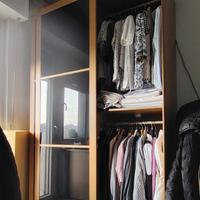 Armadio IKEA  legno e vetro nero