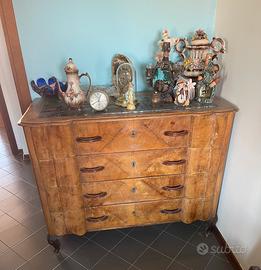 Cassettiera vintage anni ’50 in legno e marmo nero