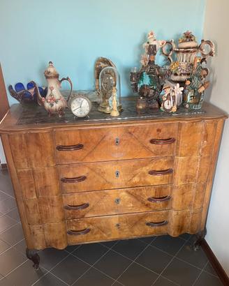 Cassettiera vintage anni ’50 in legno e marmo nero
