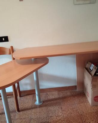 scrivania con doppio piano