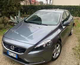 Volvo V40 D2