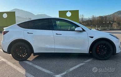 TESLA Y DUAL MOTOR 4X4