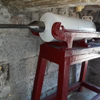 insaccatrice e machina per togliere la cotenna 