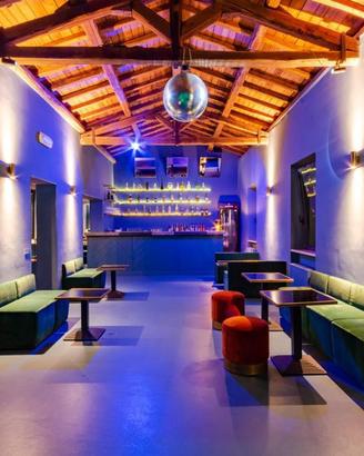 TAVOLI, SEDIE, DIVANETTI