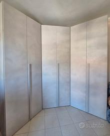 Armadio con cabina, semi-nuovo. Prezzo trattabile