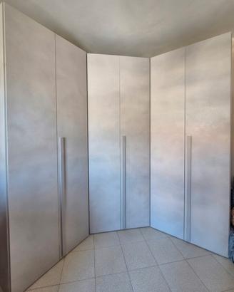 Armadio con cabina, semi-nuovo. Prezzo trattabile
