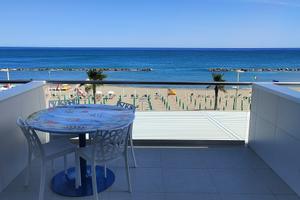 Bilocale fronte mare