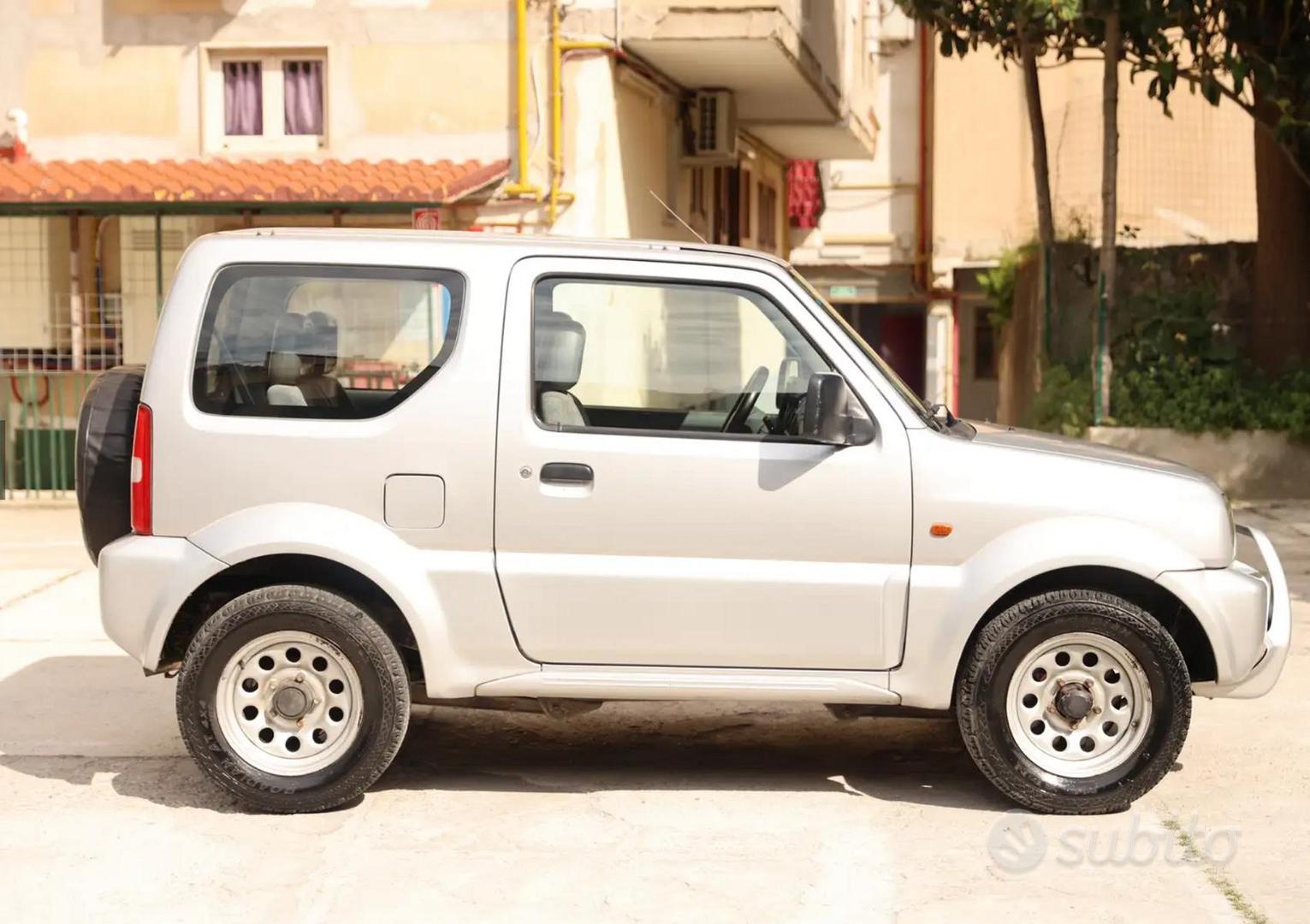 Suzuki Jimny 2000 photo 3