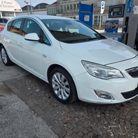 Opel Astra 1.7 CDTI 110CV 5 porte Cosmo con 276.00