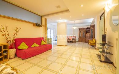 GRANDE APPARTAMENTO IN ZONA CENTRALE