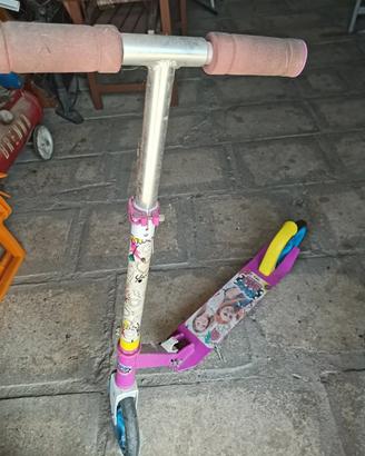 Monopattino rosa per bambina