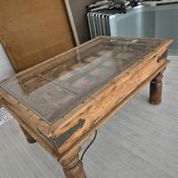 Tavolo,panche,termosifoni,compressore 