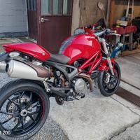 Ducati Monster 796 