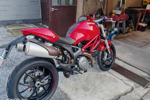 Ducati Monster 796 