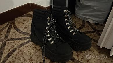 Scarponcini Buffalo neri platform