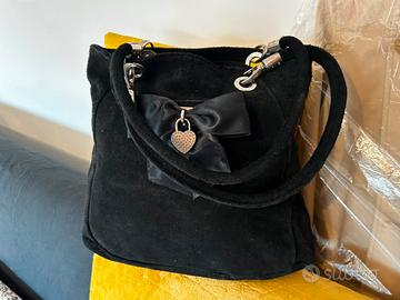 Borsa nera vera pelle camoscio con fiocco e cuore