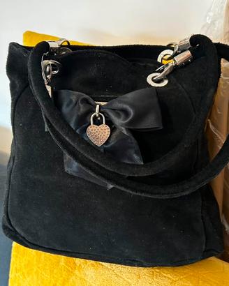 Borsa nera vera pelle camoscio con fiocco e cuore