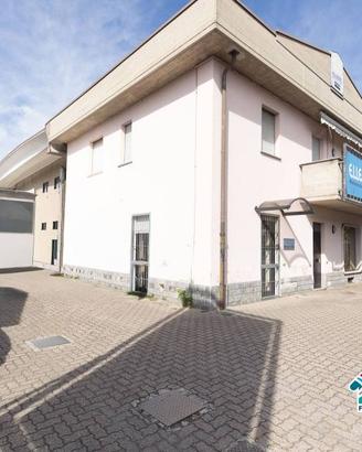 Immobile di 680 m² a Macherio