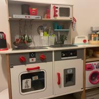 Cucina accessoriata