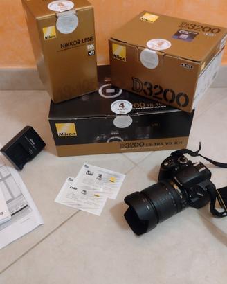 Nikon D3200 con obiettivo 18/105