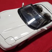 CHEVROLET CORVETTE - MERCEDES CABRIO SCALA 1/18