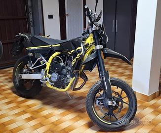 Moto SWM sm 125R
