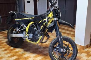 Moto SWM sm 125R
