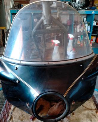 Serbatoi più parabrezza moto