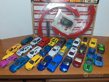 LOTTO PISTA E 33 MODELLINI MAJORETTE