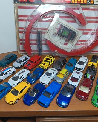 LOTTO PISTA E 33 MODELLINI MAJORETTE