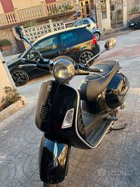 Vespa 300 gts